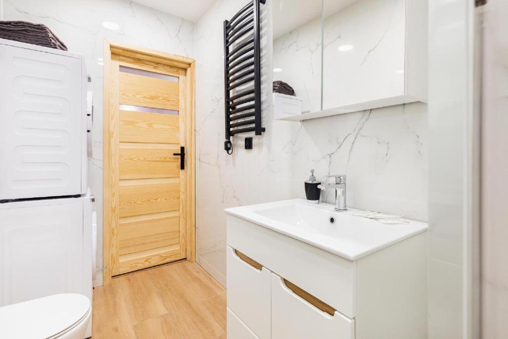 Bm Apartamenty Waly Chrobrego Radogoska Parking Free 슈체친 외부 사진
